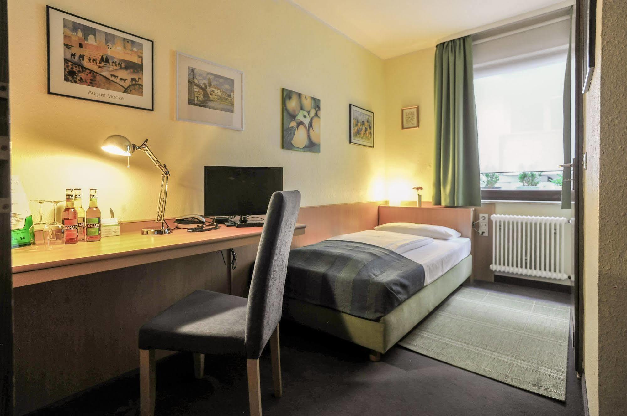 City Hotel Fellbach 24H Check-In Екстер'єр фото