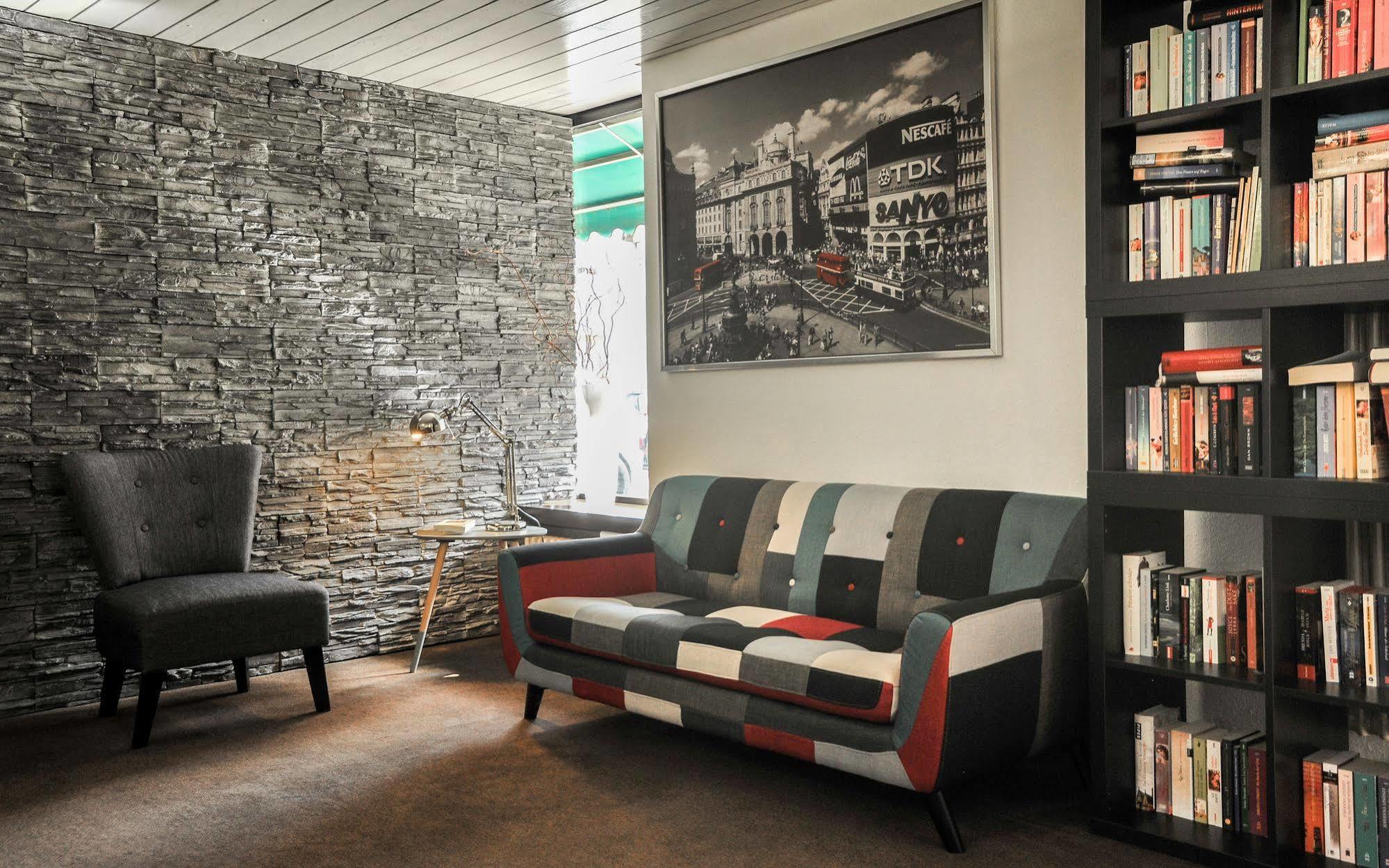 City Hotel Fellbach 24H Check-In Екстер'єр фото